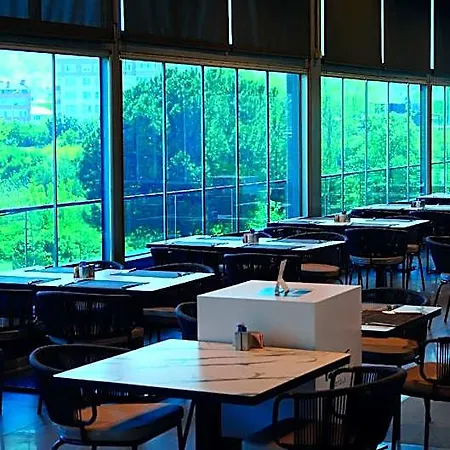 Aloft By Marriott Hotel 3*