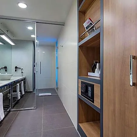 Aloft By Marriott Hotel 3*